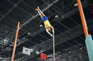 Duplantis retains pole vault title with 6.15m | World Indoor Championships Nanjing 25